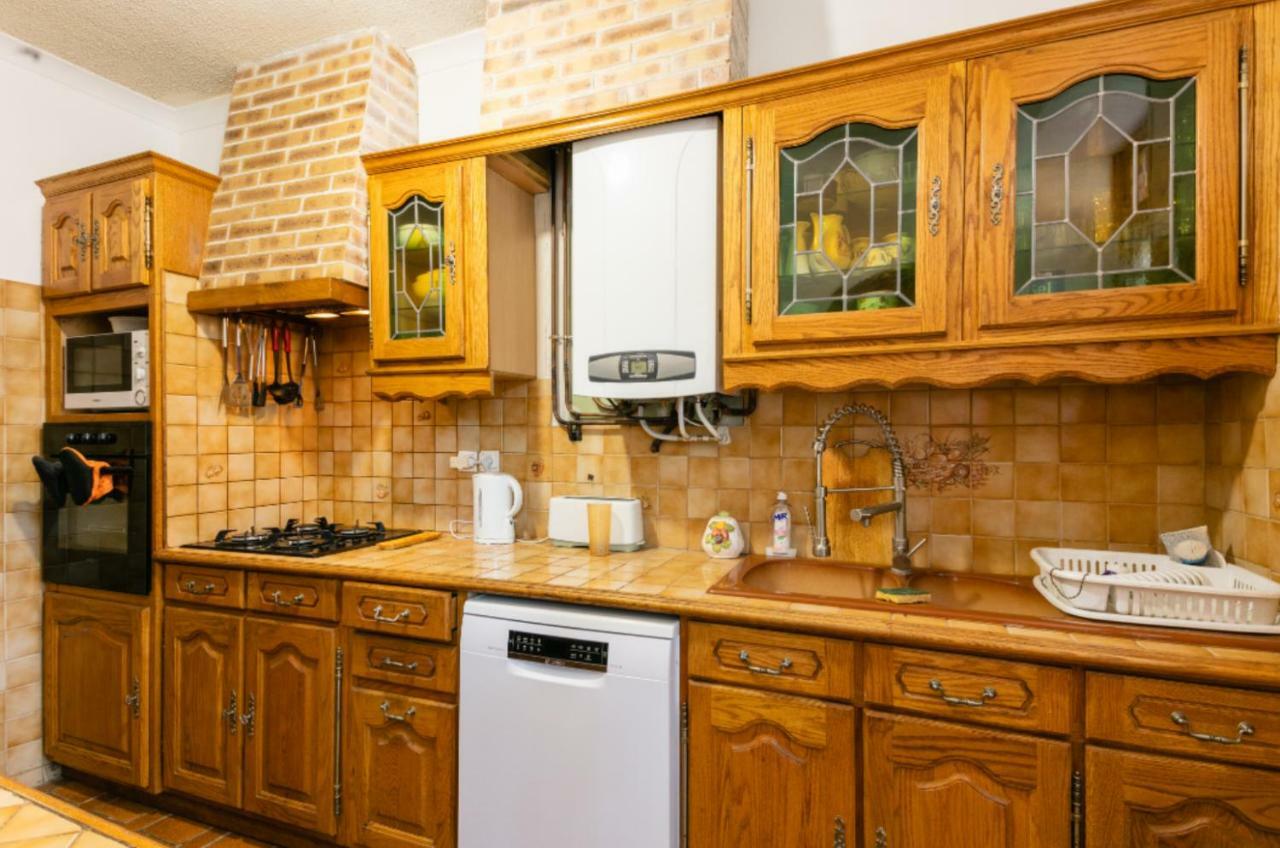 فيلا Maison Avec Patio Dans Le Centre Historique Terrasson المظهر الخارجي الصورة