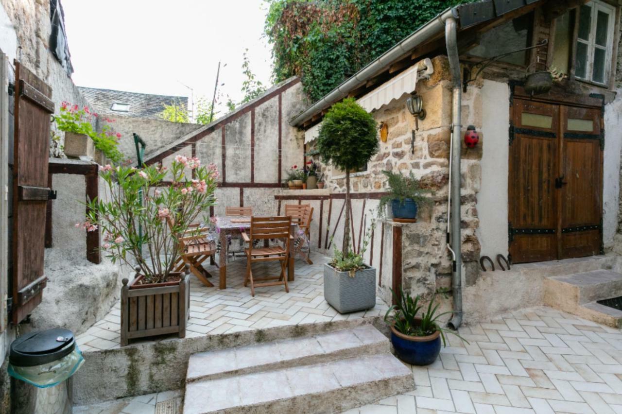 فيلا Maison Avec Patio Dans Le Centre Historique Terrasson المظهر الخارجي الصورة